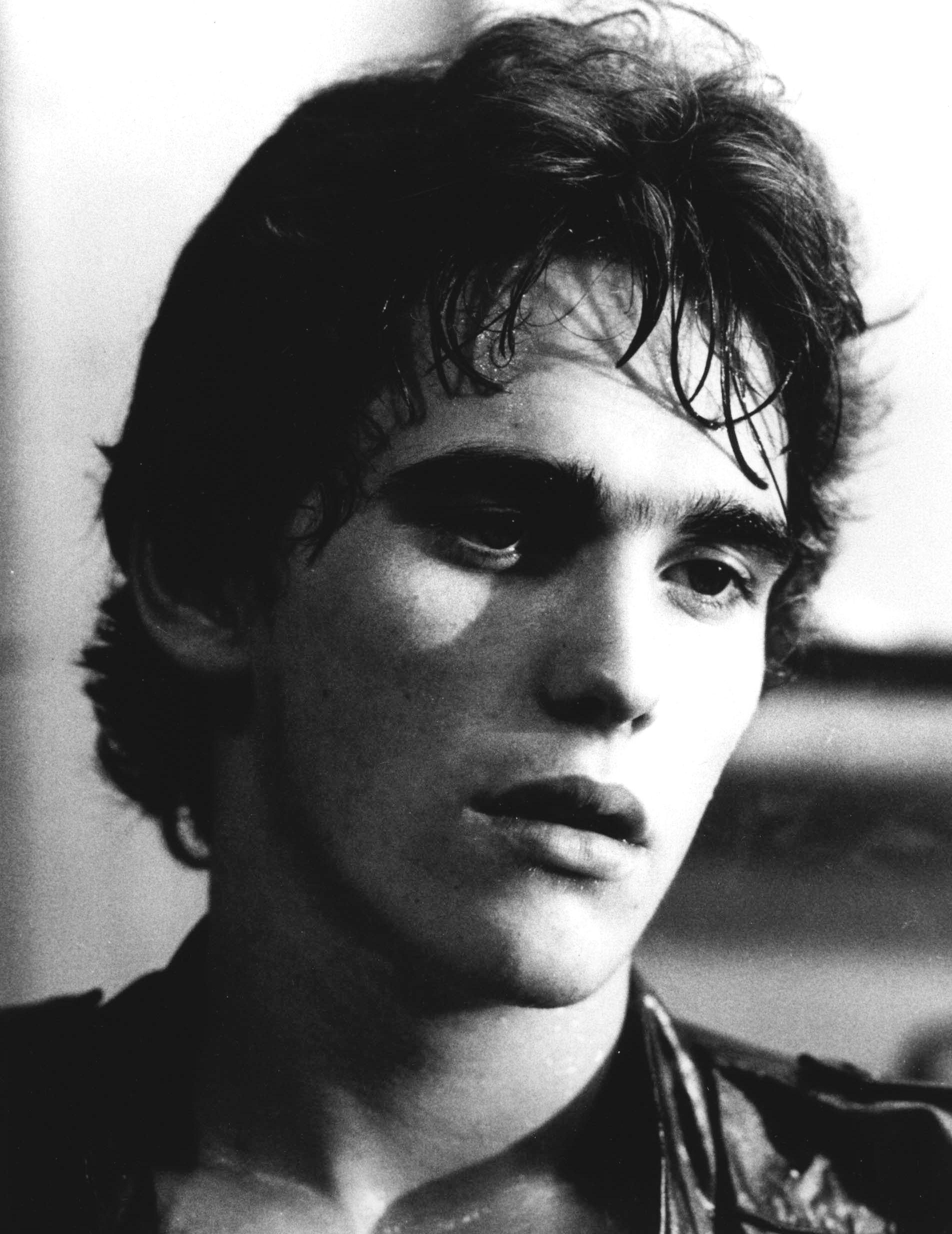 Rumble Fish, Szenenbild: Porträt von Matt Dillon in der Rolle des jugendlichen Hauptfigur Rusty James