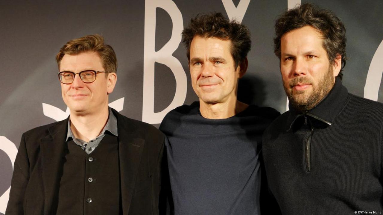 Die Regisseure von Babylon Berlin (von links nach rechts): Henk Handloegten, Tom Tykwer und Achim von Borries