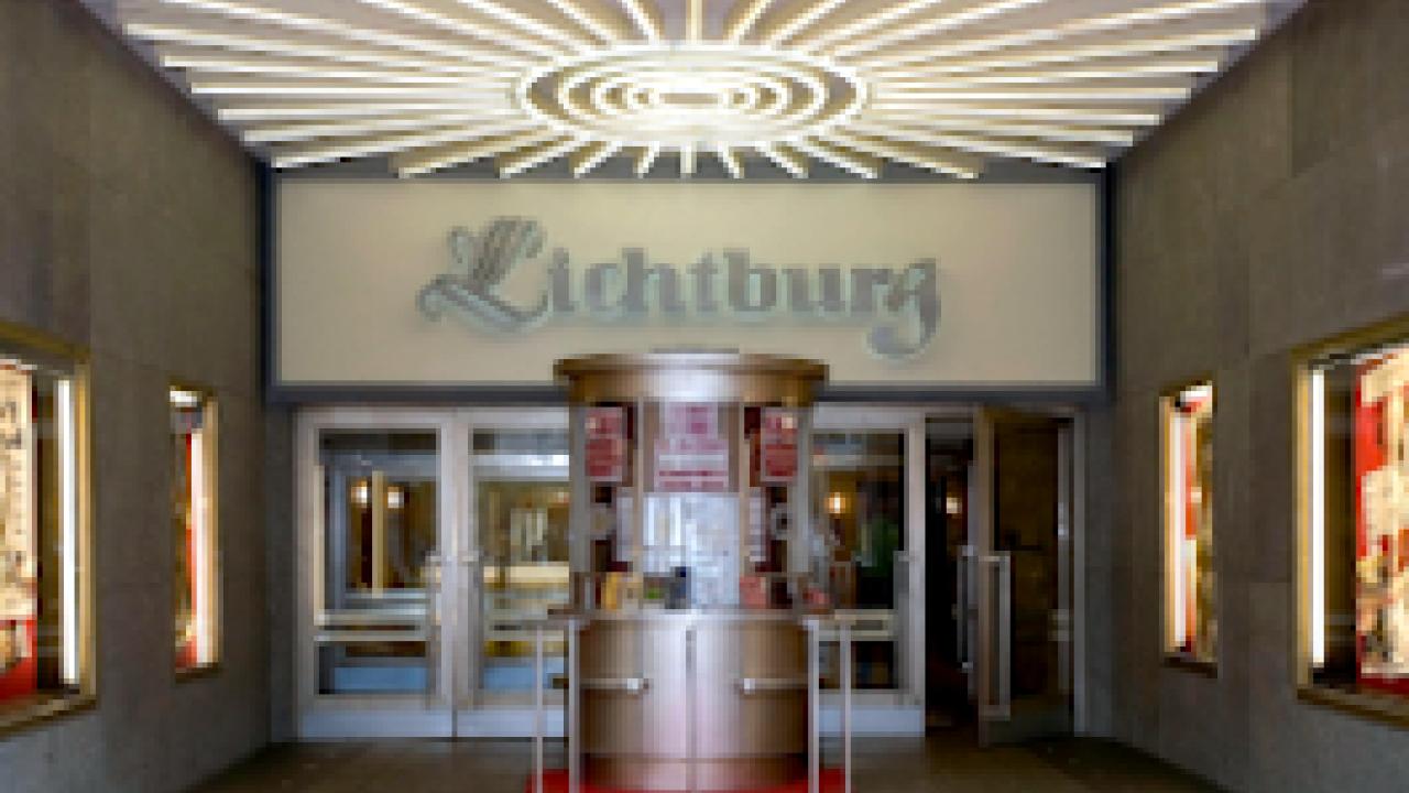 Eingang zur Lichtburg in Essen, größtes Kino Deutschlands (@ picture alliance / imageBROKER | KFS)