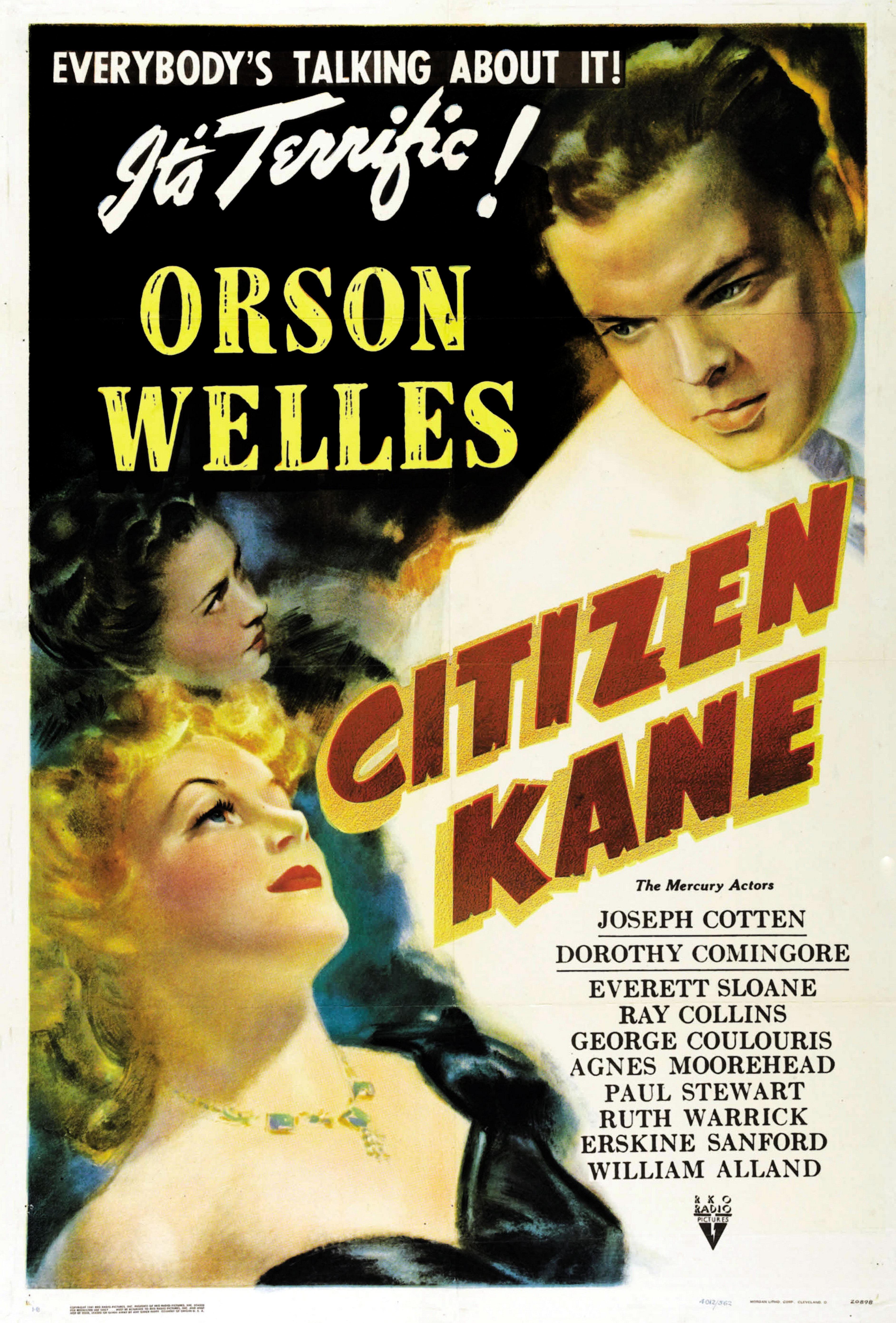 Englisches Filmplakat zum Drama CITIZEN KANE: er Titel "Citizen Kane" ist in großen, gelben Buchstaben in der Mitte des Plakats geschrieben. Oben steht in Großbuchstaben der Name "Orson Welles", und über seinem Namen ist der Slogan "Everybody's talking about it! It's Terrific!" zu lesen. Im Hintergrund sind die Gesichter zweier Frauen und eines Mannes abgebildet, die Charaktere aus dem Film darstellen.