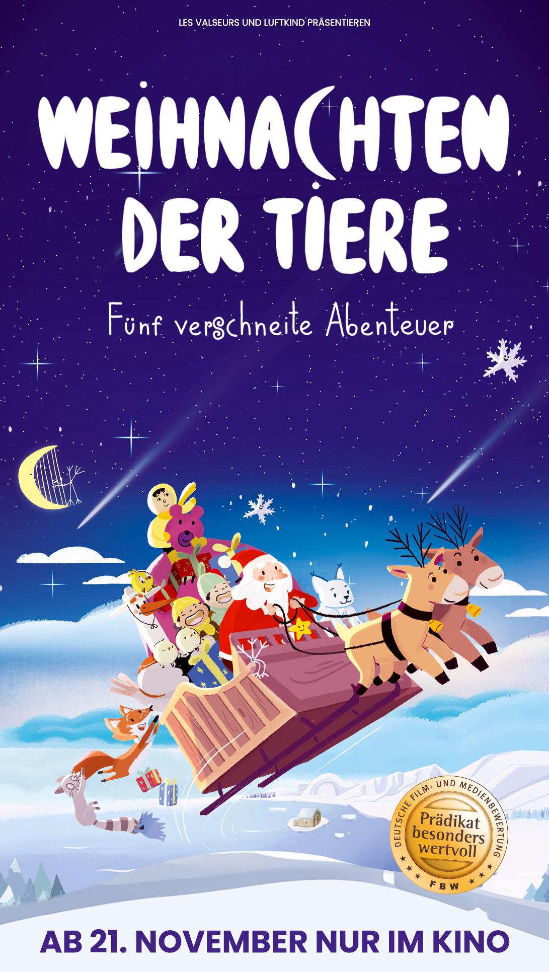 Plakat zum Animationsfilm WEIHNCHTEN DER TIERE: Vor einem blauem Nachthimmel fliegt ein Schlitten mit Rentieren durch die Luft. Darin sitzen ein Weihnachtsmann, andere Menschen und Tiere. 