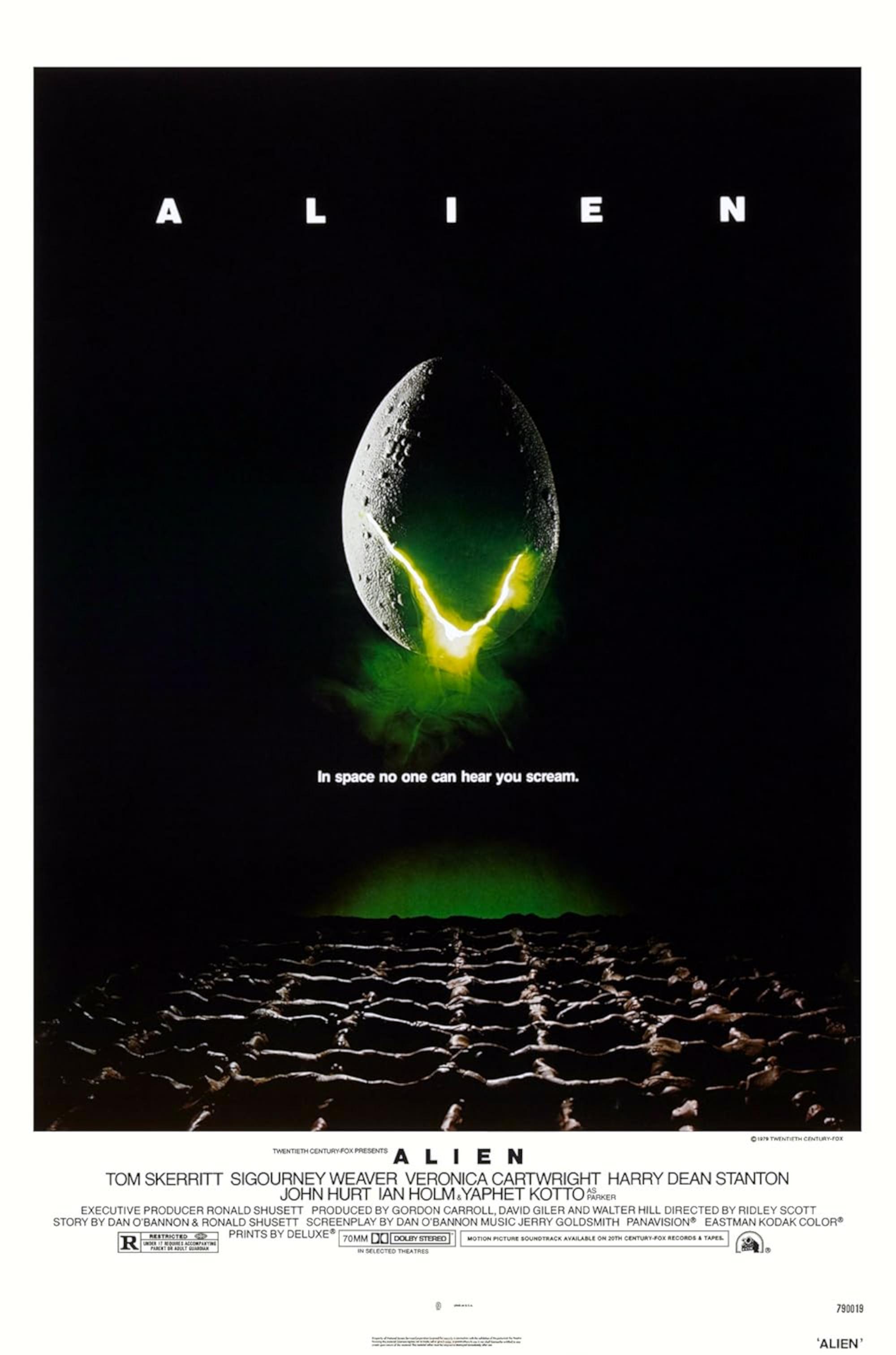 Englisches Filmplakat zu ALIEN: Das Plakat zeigt ein Alien-Ei in der Mitte vor einem schwarzen Hintergrund. Über dem Ei befindet sich Filmtitel, darunter die Logline "In space no one can hear you scream".